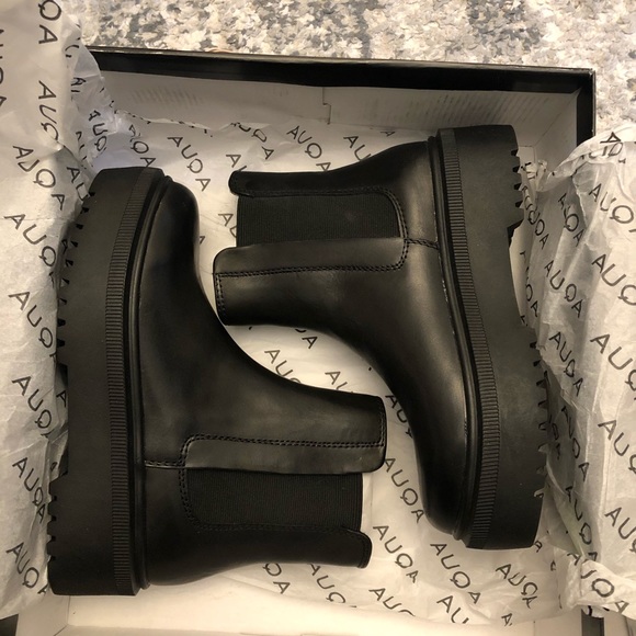 Aqua Loren Black Leather Platform Ankle Boots - Picture 2 of 11